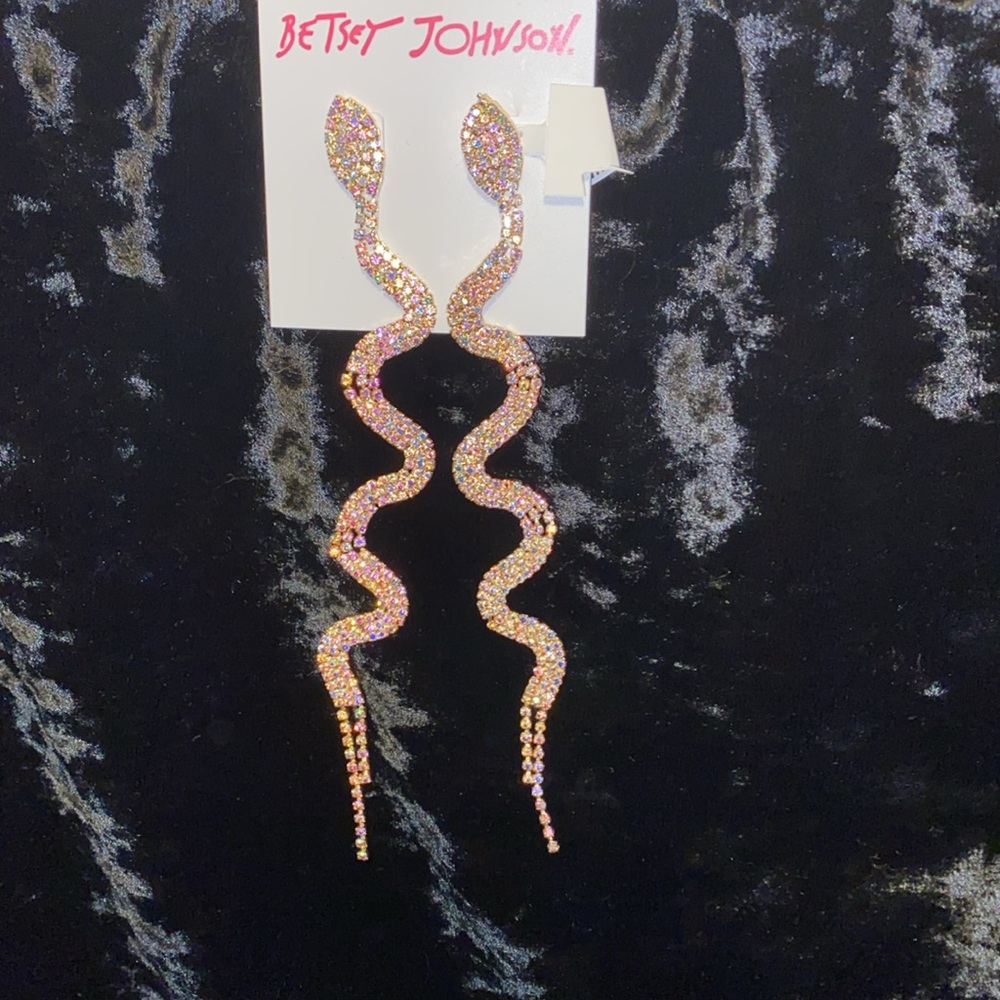 Betsey Johnson snake earrings - Picture 2 of 13